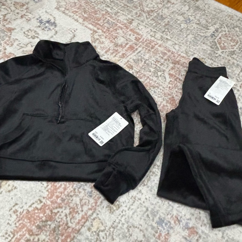 Lululemon scuba velvet set NWT xs